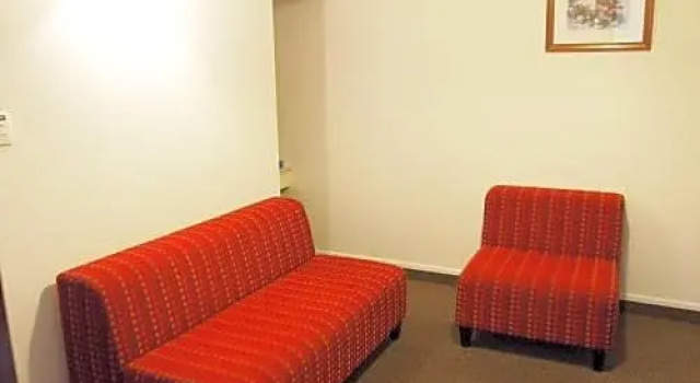 Апартаменты Airport Lodge Motel