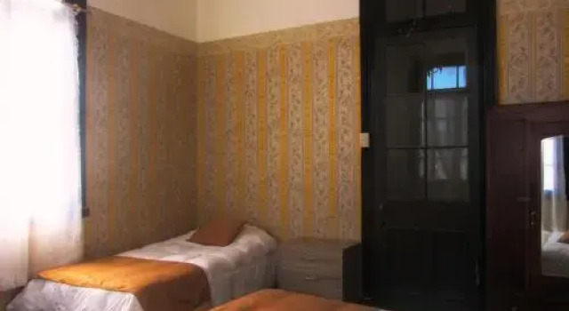 Hostal Odeón, Забронировать Отель Вальпараисо область Вальпараисо, рядом с Yuguslavo Walk