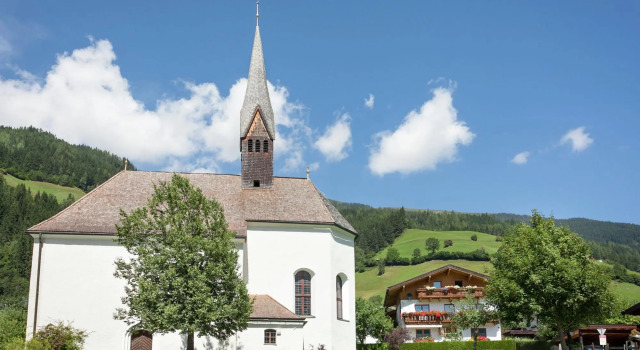 Beautiful Apartment With Large, Sunny Balcony, Rezerwuj Apartament Hotele w Salzburg z parkingiem, Parking