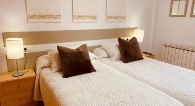 Apartamentos Alcañiz III, Book Apartment Hotels in Aragon with Parking, Parking
