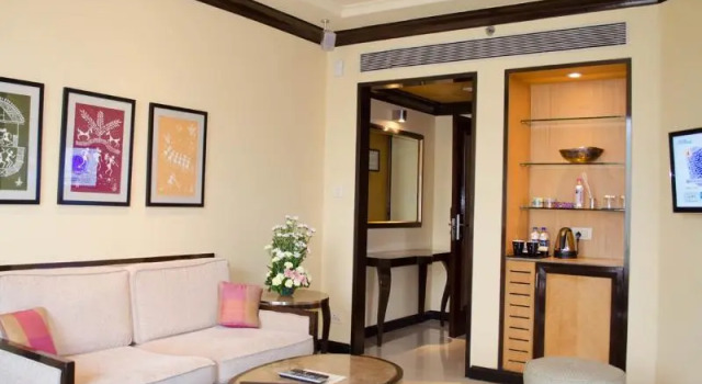 Трёхместный номер Standard Blue Diamond Pune IHCL SeleQtions