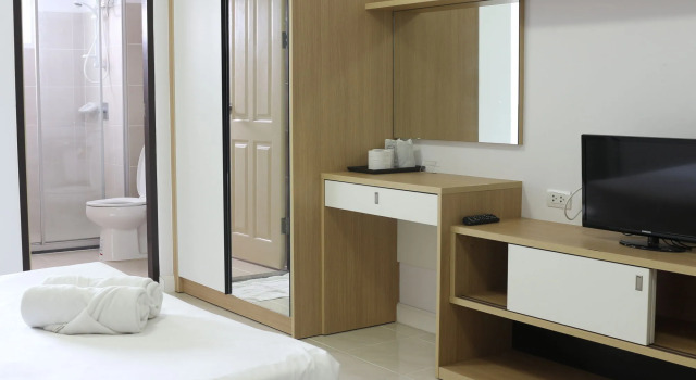 Beehive Phuket Old Town - Hostel
