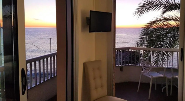 Двухместный номер Standard с балконом и с видом на море Hôtel Le Dauphin