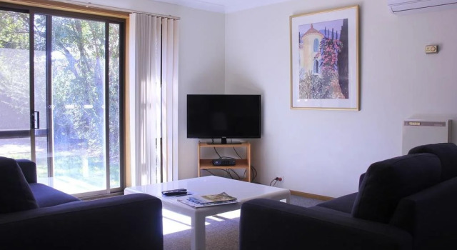 Colonial Motel & Apartments, Prenota Appartamento Young New South Wales
