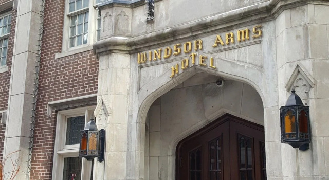 Windsor Arms Hotel, Забронировать Отель Бизнес-отели Торонто, рядом с George R. Gardiner Museum of Ceramic Art, 4* 5*