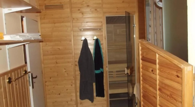 Guest House Leona, Rezerwuj Pensjonat Hotele w Jizera Mountains z parkingiem, Parking