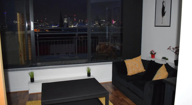 Апартаменты с балконом Penthouse 1-bed Apartment With Amazing Views