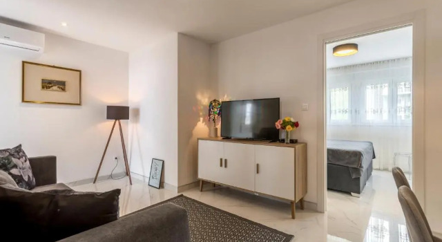 COMFORT STAY apartments, Prenota Appartamento Hotel a Croatian Islands con parcheggio, Parcheggio