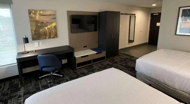 Четырёхместный номер Standard LaQuinta Suites by Wyndham South Bend Notre Dame Area
