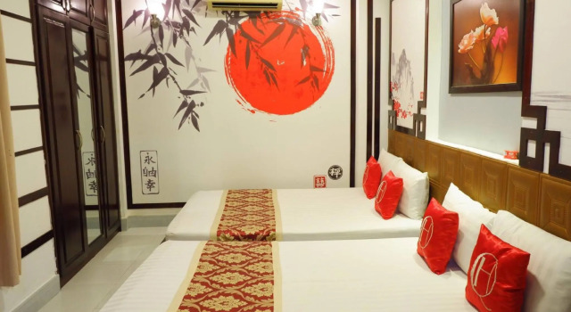 Семейный номер Standard Quỳnh Hương Hotel SG - by BAY LUXURY