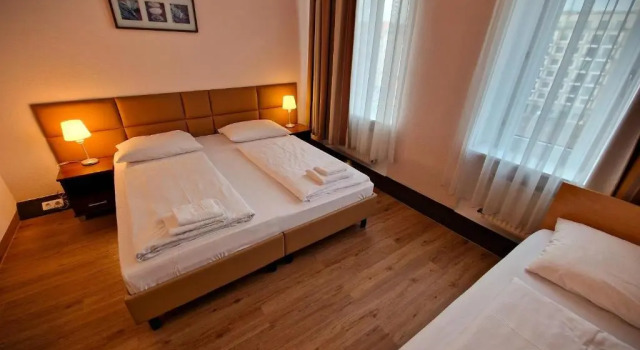 Трёхместный номер Standard Mikon Eastgate Hotel