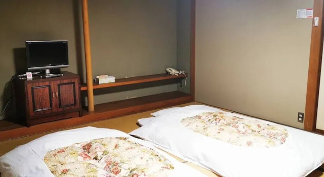 Shiozawa Onsen Shichihokan, Boek Hotel Hotels in Tokai met parkeren, Parkeren