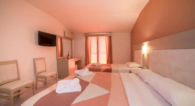Трёхместный номер Standard Отель Porto Koukla Beach