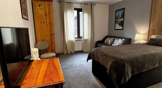 Четырёхместный семейный номер Standard с видом на внутренний двор Devonshire Lodge Chalet
