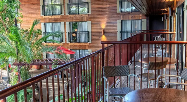 Номер Standard с балконом Prestige Vernon Lodge