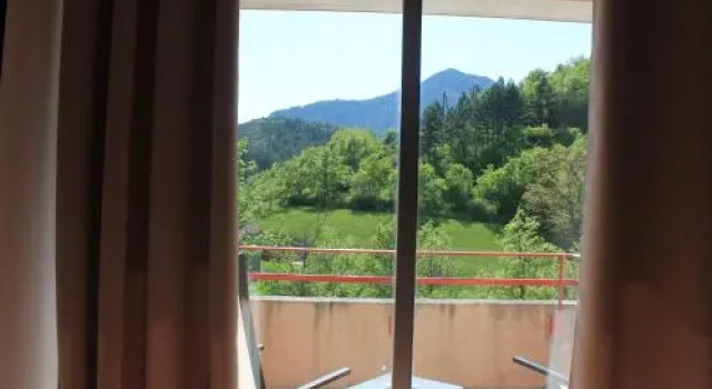 Les Canyons du Verdon, Rezerwuj Hotel Hotele w Gorges du Verdon z basenem, Basen
