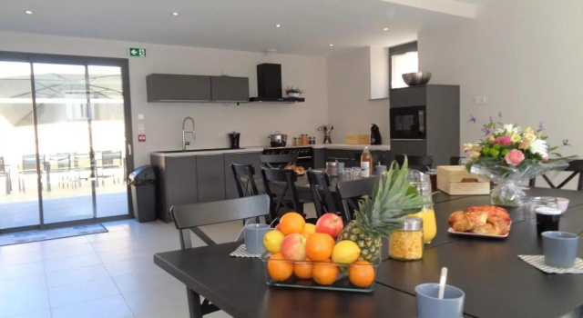 Gîte lumineux avec jardin, jacuzzi, et équipements modernes, idéal pour séjours en famille ou entre amis - FR-1-496-234, Prenota Hotel Montchal Alvernia