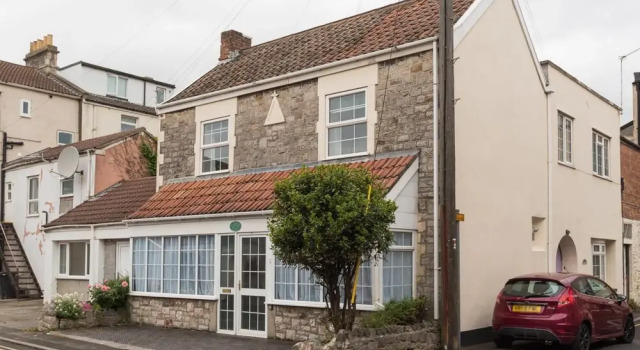 Beautiful 4BD Family Home Weston-super-mare, Забронировать Отель Отели Уэстон-сьюпер-Мэр с парковкой, Парковка