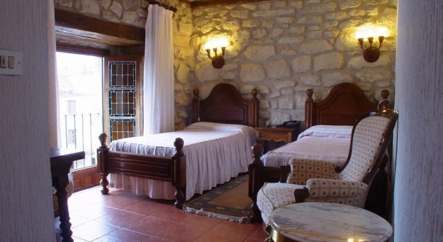 Номер Premium Hotel Tres Coronas de Silos