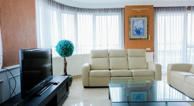 Spacious 2BR Park Royale Apartment, Book Apartment Jakarta Jakarta Province