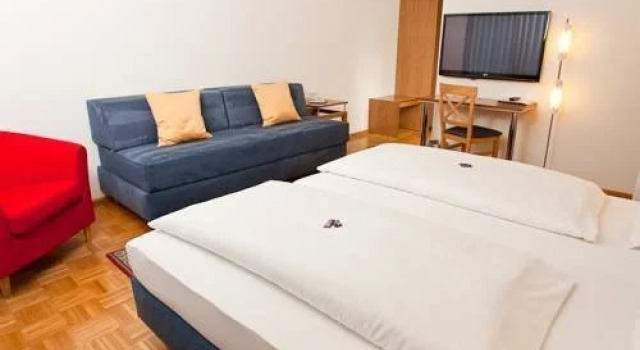 Cifu Zhongyuan International Hotel(鄢陵赐富中原国际大酒店)