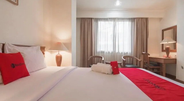 Reddoorz Premium Near Jembatan Ampera 2