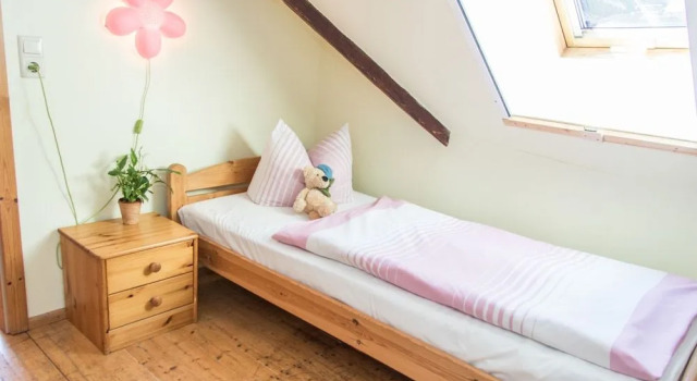 Reiter- und Ferienhof Storchennest, Book Hotel Hoteller i Triptis med parkering, Parkering