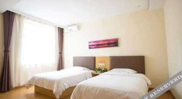 Yun Pan · Cape Town Collection Hotel (Qin Railway Station), Prenota Hotel Qinxian Shanxi