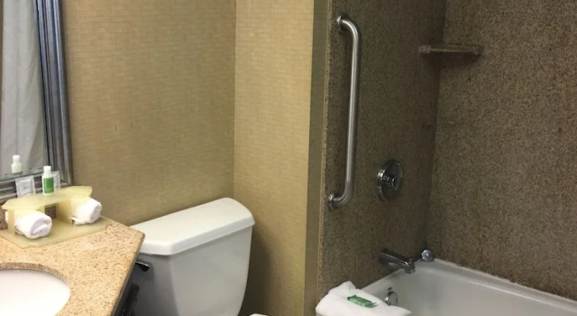 Двухместный люкс Holiday Inn Express Wilkes Barre East by IHG