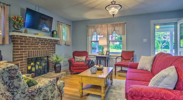 Restored Mars Hill Home on 1 Acre: Walk to Town!