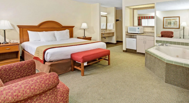 Двухместный люкс Baymont by Wyndham Indianapolis