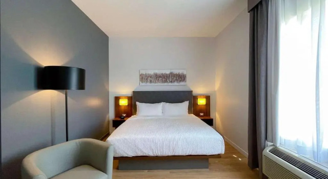Номер Deluxe Quality Inn