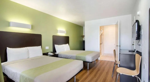 Четырёхместный номер Standard Motel 6-Santa Fe, NM - Downtown