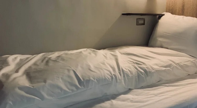 Seng i sovesal DAN Hostel