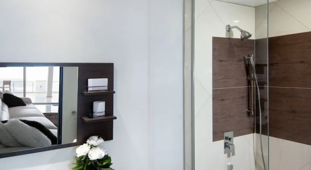 Вилла с 6 комнатами Paradiso by Island Properties Online