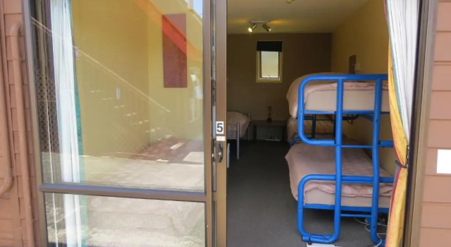Кровать в общем номере Hanmer Backpackers