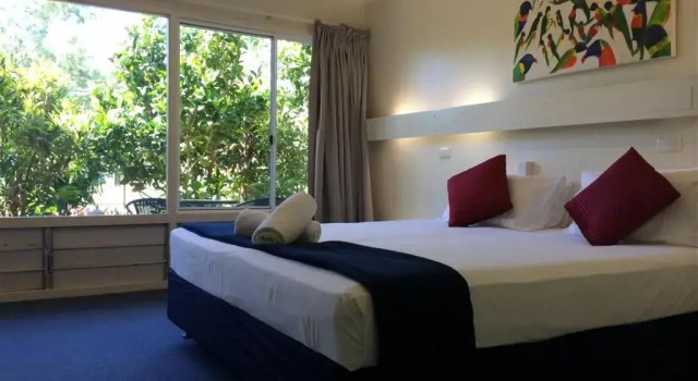 Номер Standard с видом на бассейн Arcadia Village Motel