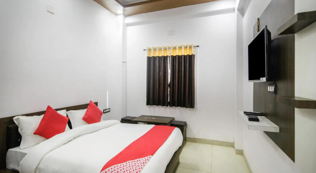 OYO 25084 Hotel Jai Hind