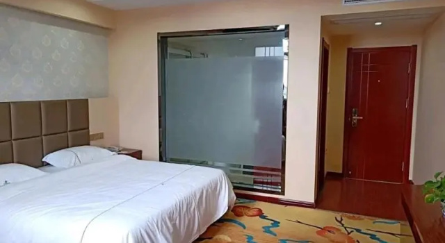 Shell Jiangsu Province Taizhou Medical High-tech Z, Book Hotel Hotels in Taizhou with Parking, Parking