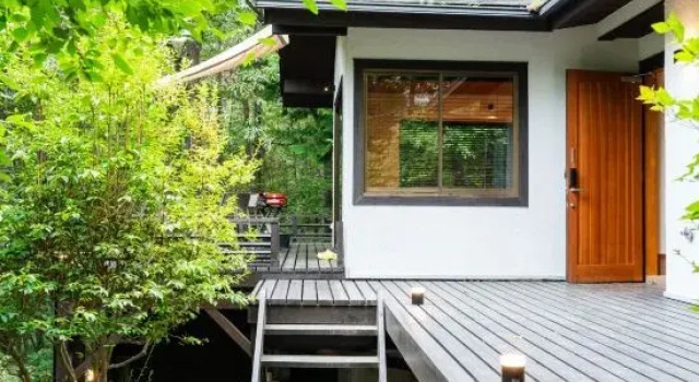 COCO VILLA Yatsugatake — Sauna, BBQ & fireplace, outdoor retreat with forest bathing and patio golf