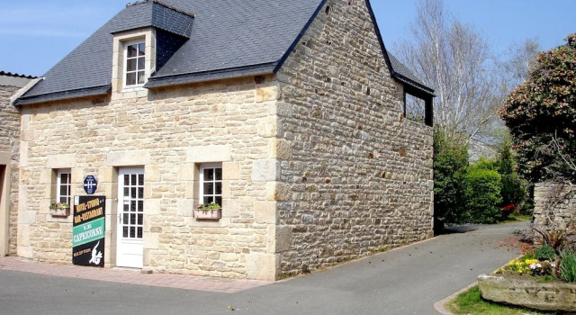 Hotel Restaurant Le Capricorne, Prenota Hotel Pouldreuzic Pointe du Raz