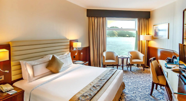 Двухместный номер Premium с видом на море Курортный отель Oceanic Khorfakkan Resort And Spa