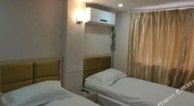 Одноместный номер Economy Huagang Hostel