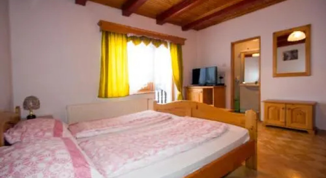 Kmetija Gricnik, Book Hotel Hotels in Savinjska with Parking, Parking