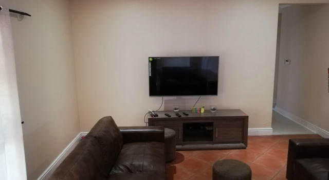 7 Amery Crescent Guesthouse