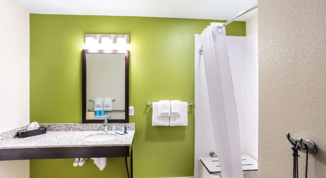 Четырёхместный номер Standard MainStay Suites Logan Ohio-Hocking Hills