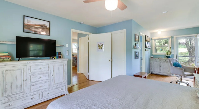 Lakefront Cottage by Little Golden Gate Bridge, Reserva ahora Casa o chalet Holiday Island Estados Unidos