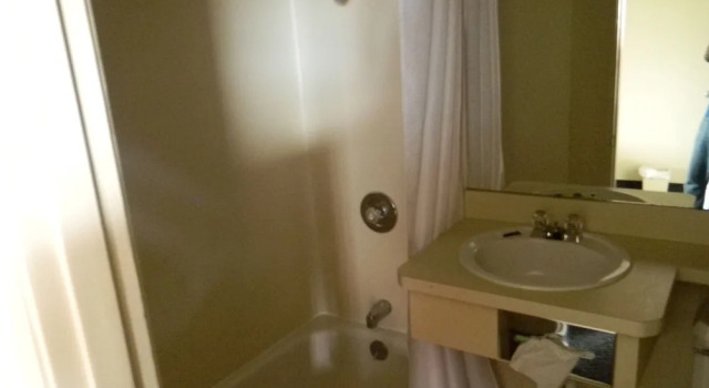 Двухместный номер Standard с балконом Lakeview Inn Centralia