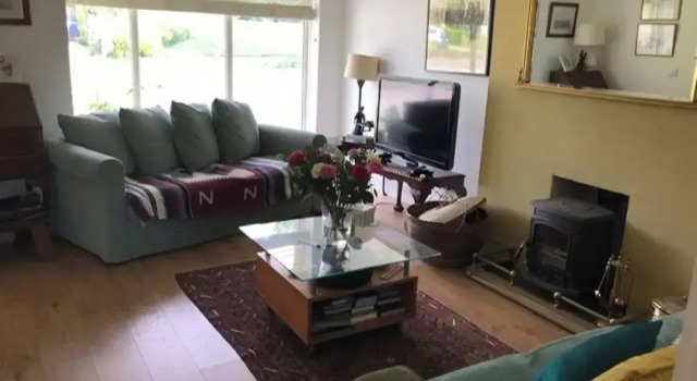 Coastal Hideaway - Sleeps 4 & Free Parking