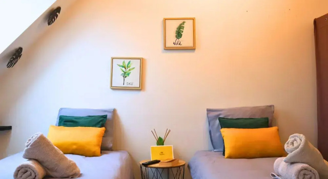 Студия Deluxe Studio en plein centre de Saint-Omer - à 5 min de la gare, parking privé gratuit